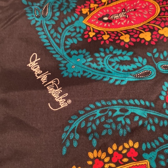 Vintage Diane Von Furstenberg Paisley Scarf 43” x 43” - Picture 3 of 16